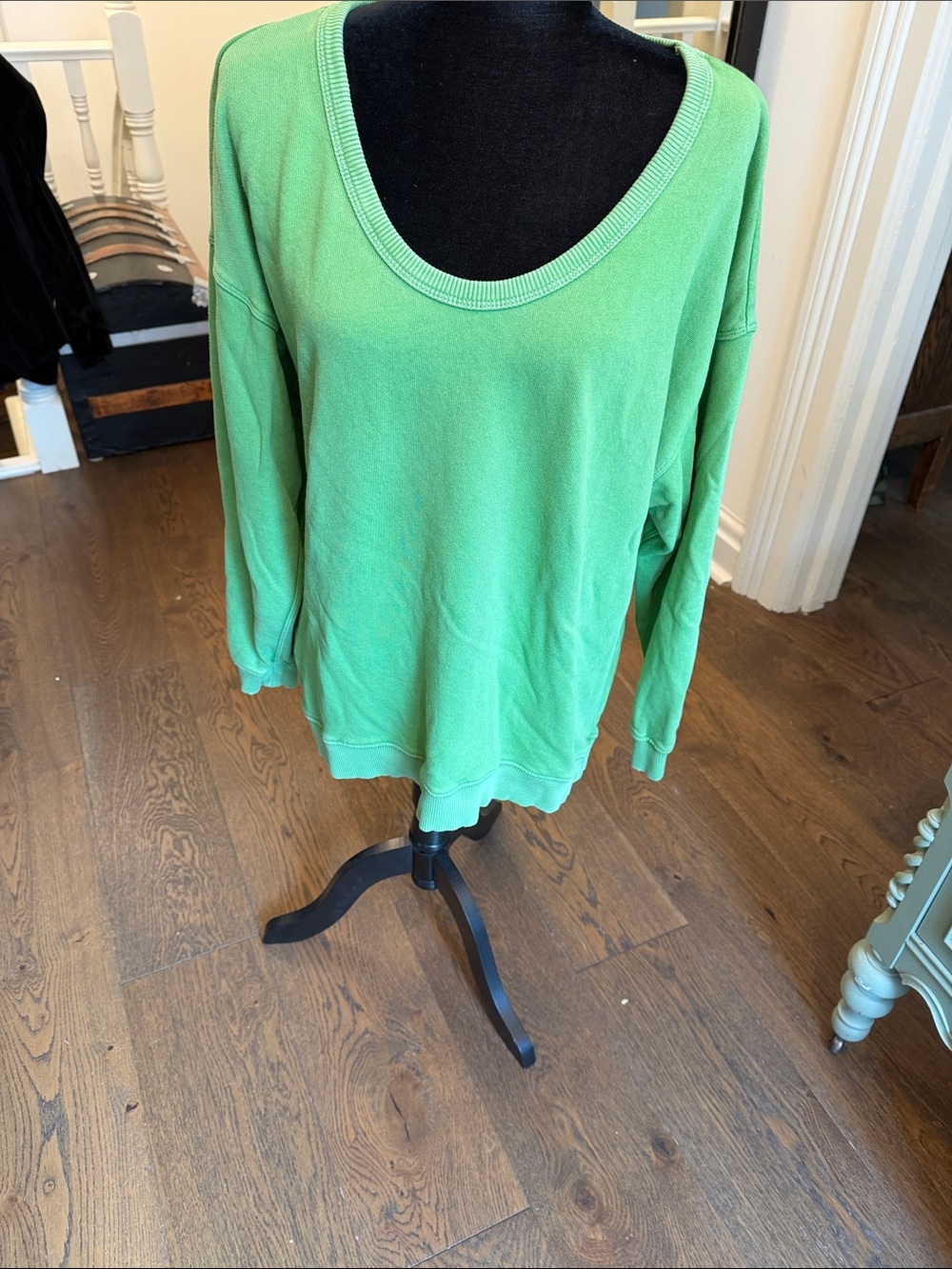 aerie Lightweight Scoop Neck Sweatshirt in  Green
